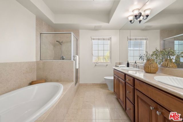 1804 S Barrington Avenue A, Los Angeles, CA 90025