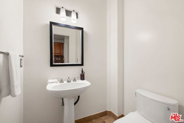 1804 S Barrington Avenue A, Los Angeles, CA 90025