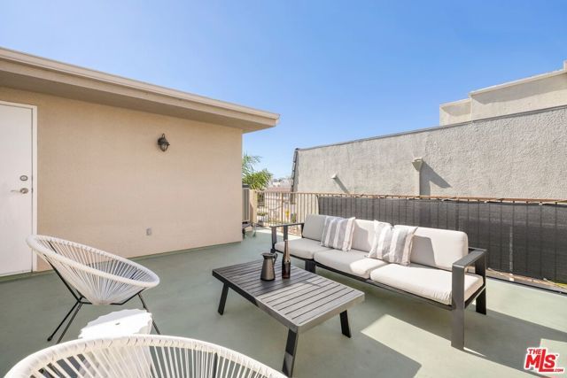 1804 S Barrington Avenue A, Los Angeles, CA 90025