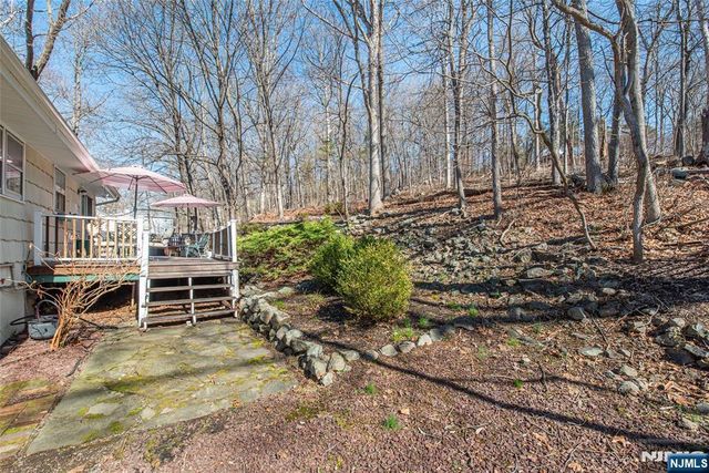 103 Cedar Road, Ringwood, NJ 07456