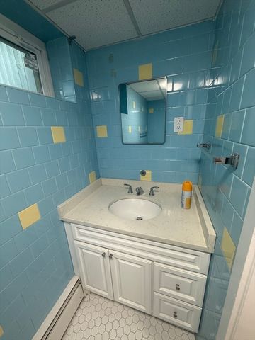 71 Pine St 1, Natick, MA 01760
