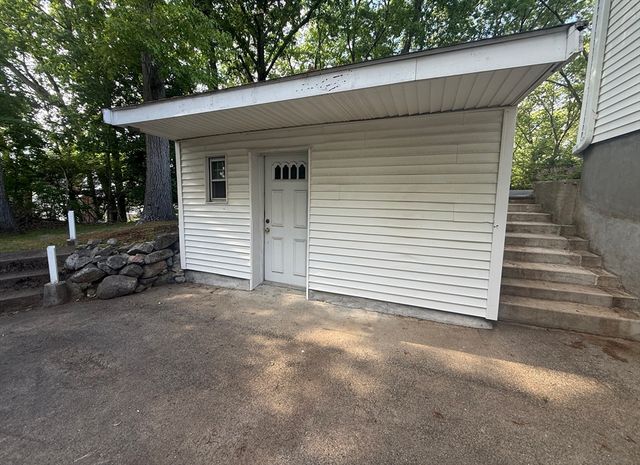 71 Pine St 1, Natick, MA 01760