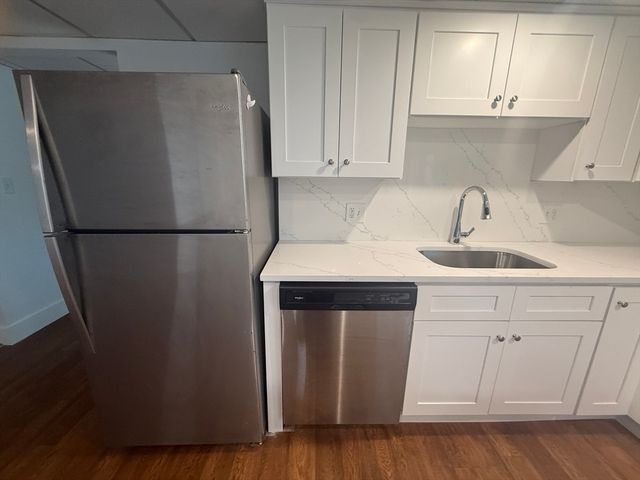71 Pine St 1, Natick, MA 01760