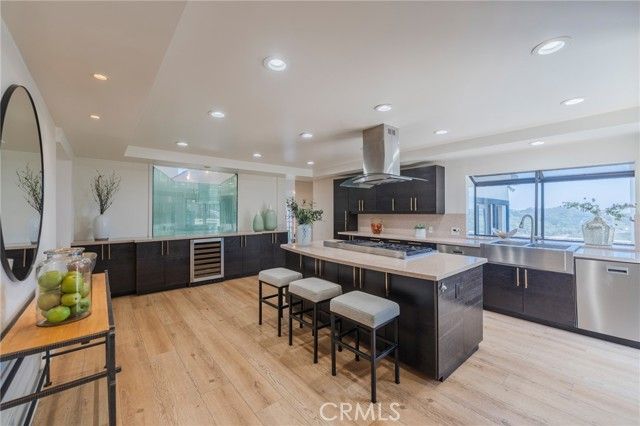 15541 Aqua Verde Drive, Los Angeles, CA 90077