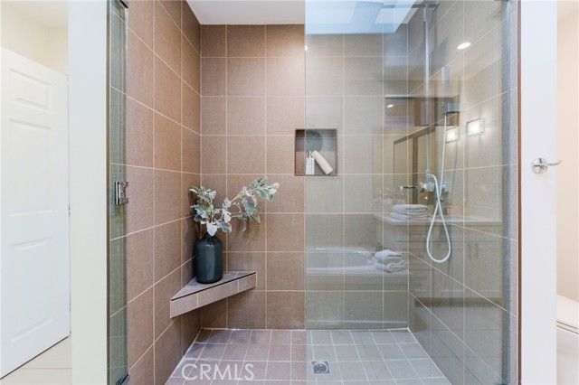 15541 Aqua Verde Drive, Los Angeles, CA 90077