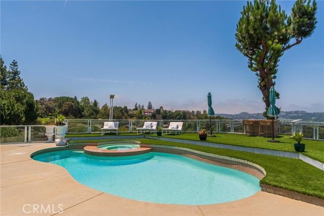 15541 Aqua Verde Drive, Los Angeles, CA 90077