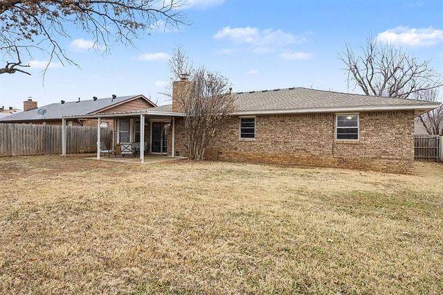 2205 Bellaire Drive, Moore, OK 73160