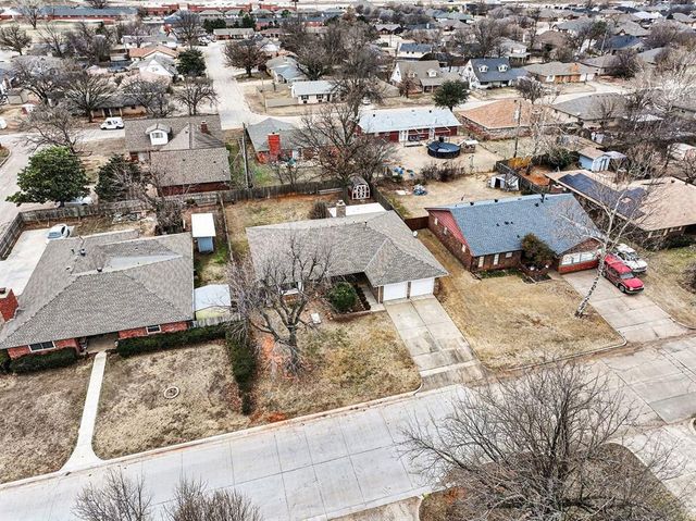 2205 Bellaire Drive, Moore, OK 73160