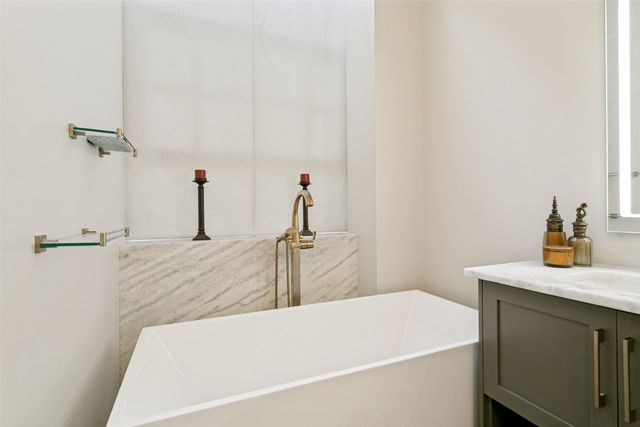 2600 W 7th Street 1715, Fort Worth, TX 76107