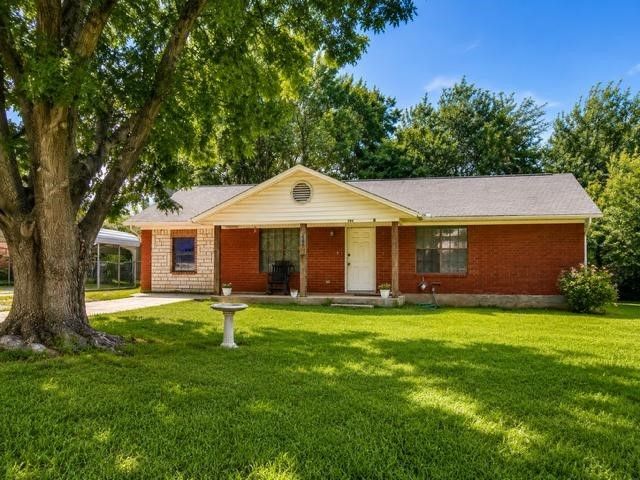 444 W Hobbs Street, Boyd, TX 76023