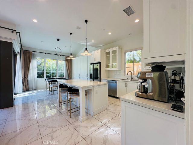 139 Winnett, Irvine, CA 92602