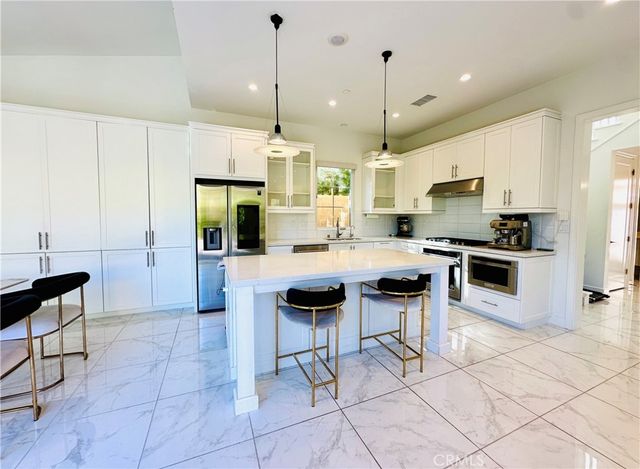 139 Winnett, Irvine, CA 92602