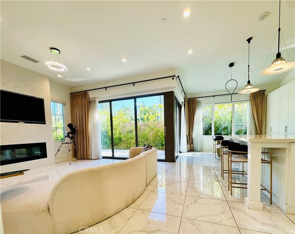 139 Winnett, Irvine, CA 92602