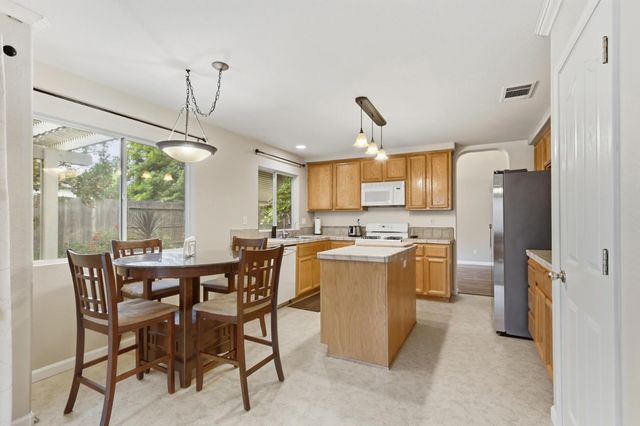 3139 Grizzly Bay Rd, West Sacramento, CA 95691