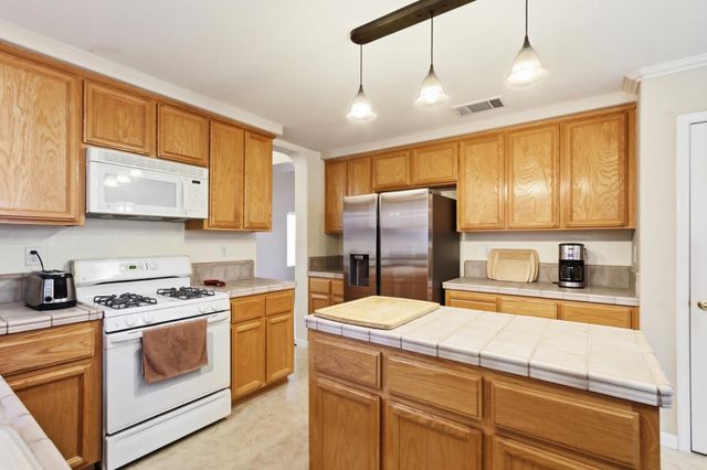 3139 Grizzly Bay Rd, West Sacramento, CA 95691