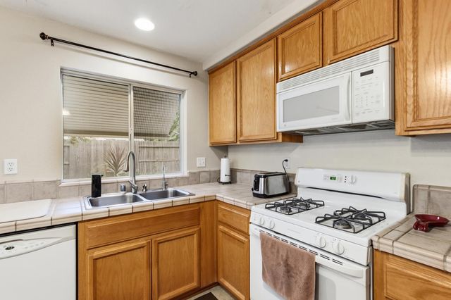 3139 Grizzly Bay Rd, West Sacramento, CA 95691