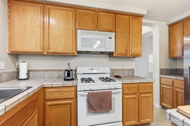 3139 Grizzly Bay Rd, West Sacramento, CA 95691
