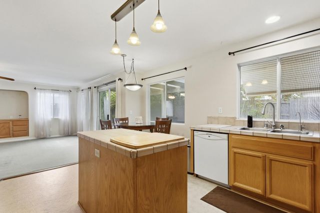 3139 Grizzly Bay Rd, West Sacramento, CA 95691