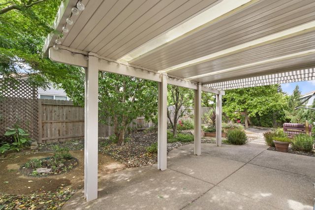 3139 Grizzly Bay Rd, West Sacramento, CA 95691
