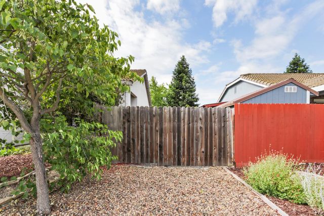 3139 Grizzly Bay Rd, West Sacramento, CA 95691