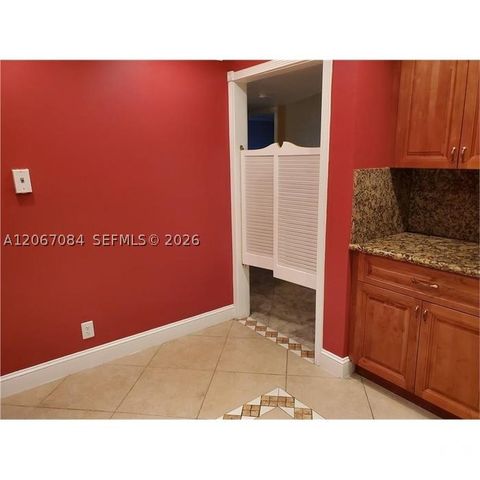 2061 NW 47th Ter 209, Lauderhill, FL 33313