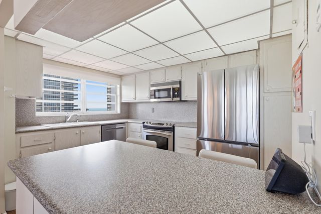 1825 S Ocean Drive PH 1, Hallandale Beach, FL 33009