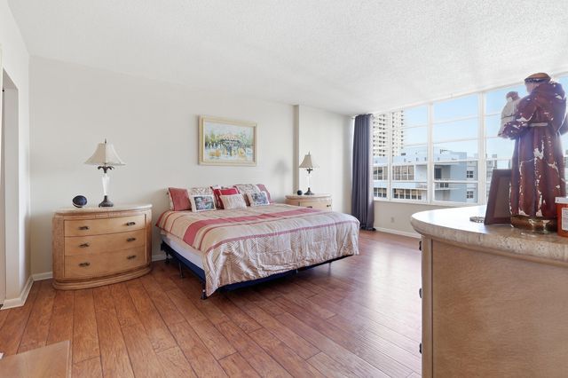 1825 S Ocean Drive PH 1, Hallandale Beach, FL 33009