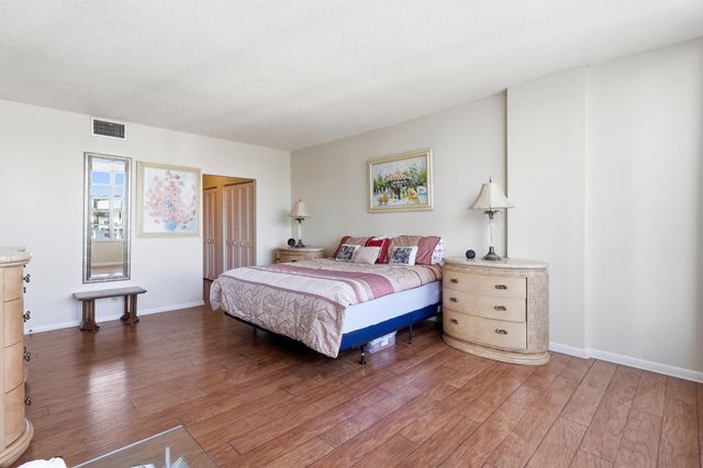 1825 S Ocean Drive PH 1, Hallandale Beach, FL 33009