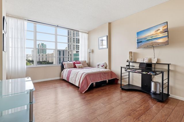 1825 S Ocean Drive PH 1, Hallandale Beach, FL 33009