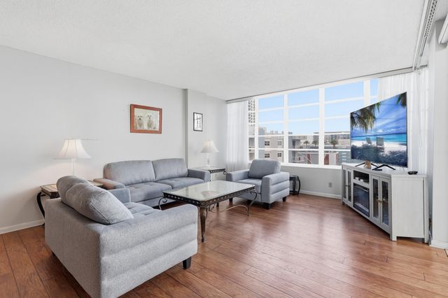 1825 S Ocean Drive PH 1, Hallandale Beach, FL 33009