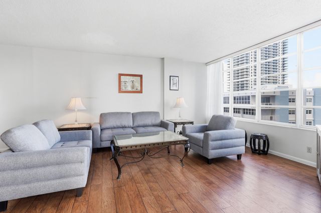 1825 S Ocean Drive PH 1, Hallandale Beach, FL 33009