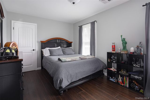 8 Willow Road, Beacon, NY 12508