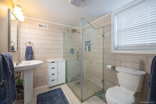 8 Willow Road, Beacon, NY 12508