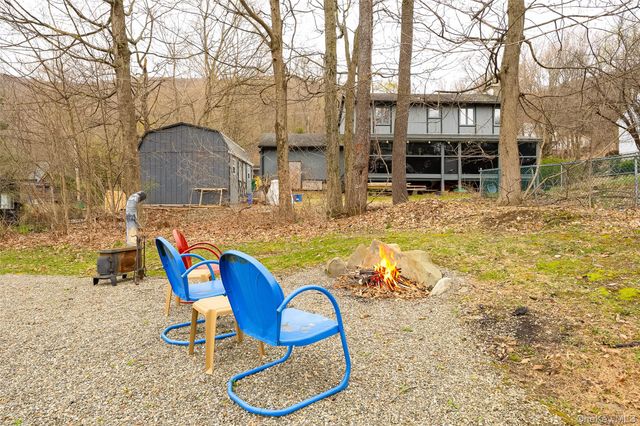 8 Willow Road, Beacon, NY 12508