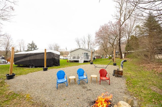 8 Willow Road, Beacon, NY 12508