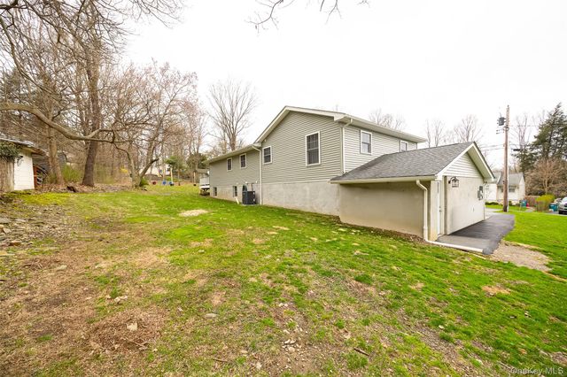 8 Willow Road, Beacon, NY 12508