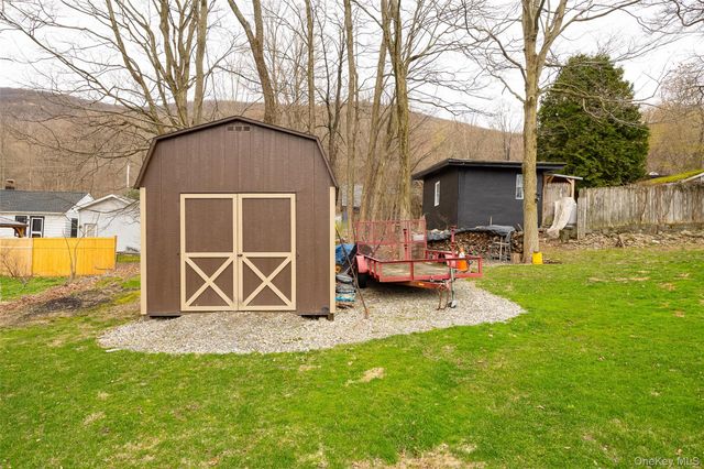 8 Willow Road, Beacon, NY 12508