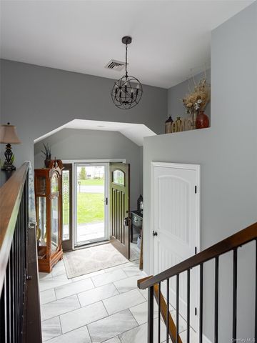 8 Willow Road, Beacon, NY 12508