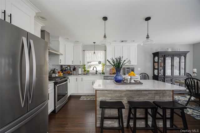 8 Willow Road, Beacon, NY 12508