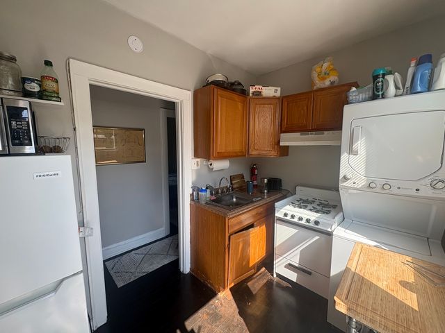 1529 Greenleaf Street, Evanston, IL 60202