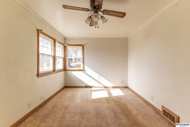 5421 Crown Point Avenue, Omaha, NE 68104