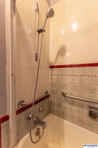 5421 Crown Point Avenue, Omaha, NE 68104