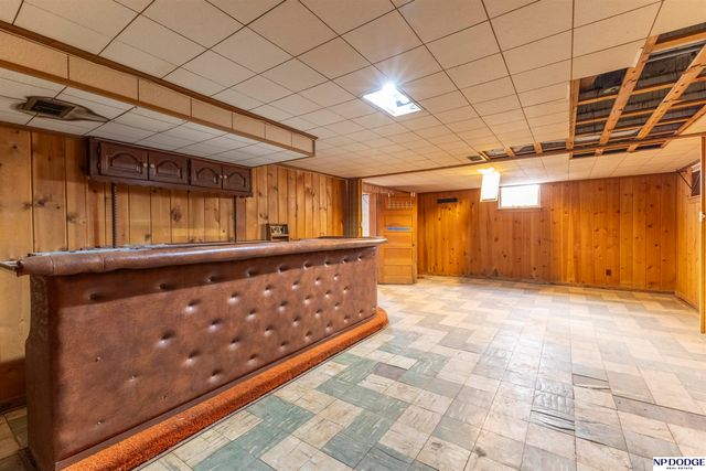 5421 Crown Point Avenue, Omaha, NE 68104