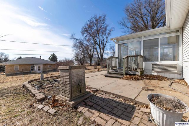 5421 Crown Point Avenue, Omaha, NE 68104