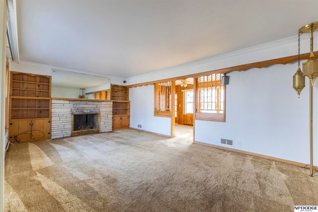 5421 Crown Point Avenue, Omaha, NE 68104