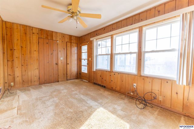 5421 Crown Point Avenue, Omaha, NE 68104