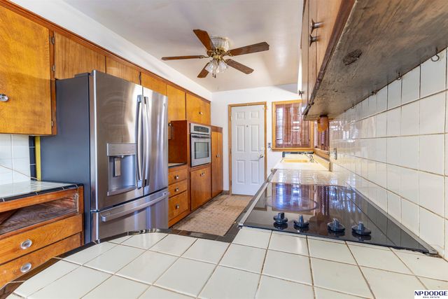 5421 Crown Point Avenue, Omaha, NE 68104