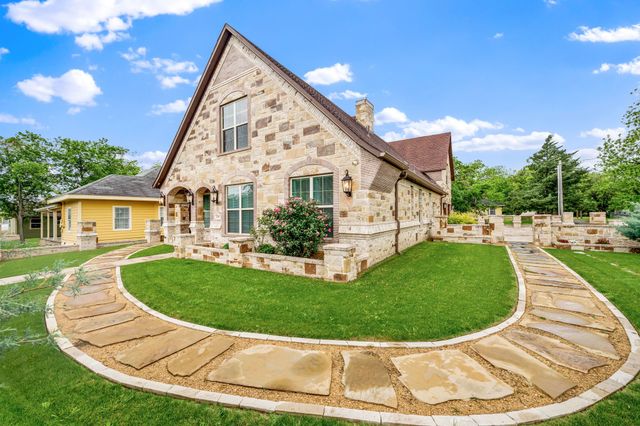 2104 Wellington Street, Greenville, TX 75401