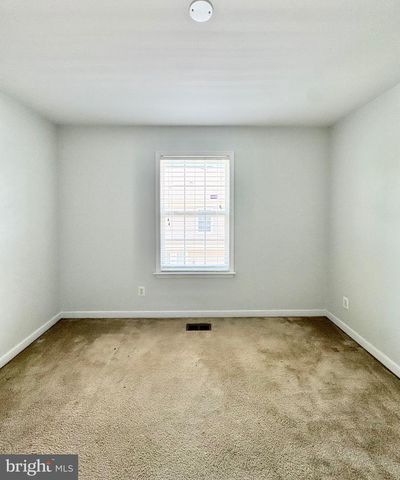 2048 BLUNT LN, Alexandria, VA 22303