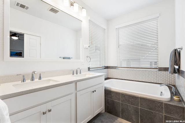 5843 Whitby Rd Unit 39, San Antonio, TX 78240